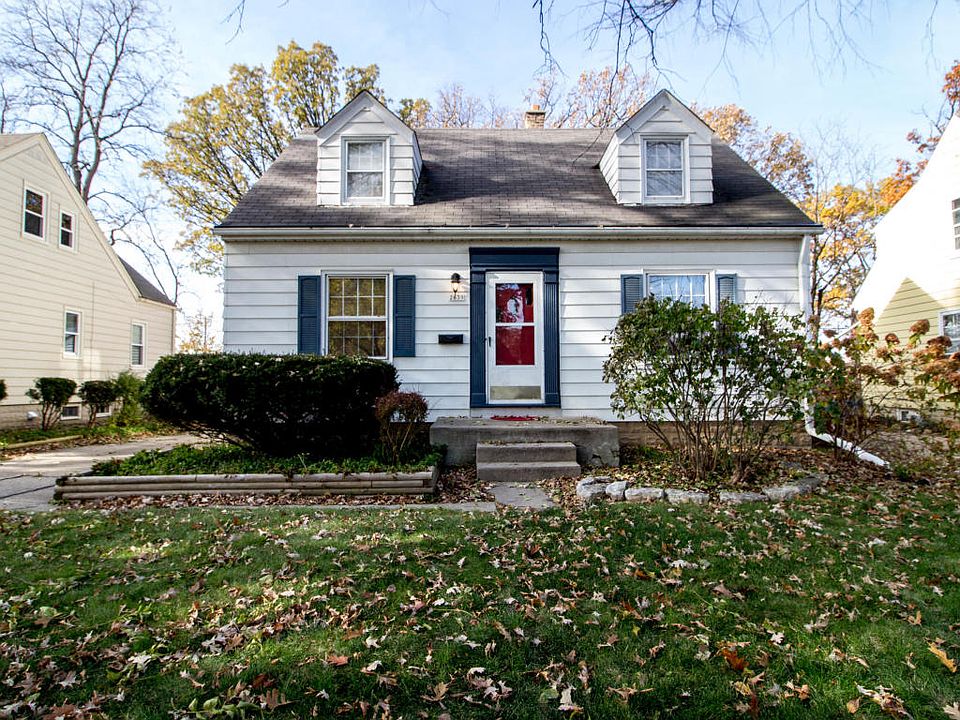 1st image of 2639 S 99th St