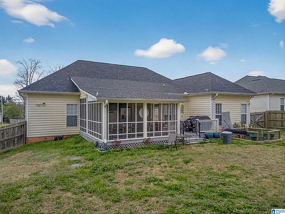 2nd image of 483 Lillian Ln