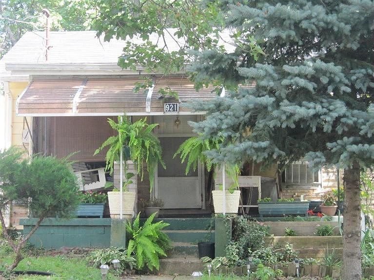 1st image of 921 Whitney Ave