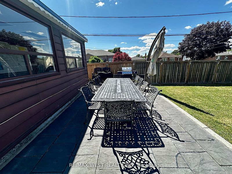 Toronto House for rent - 2 Bedrooms — photo 17