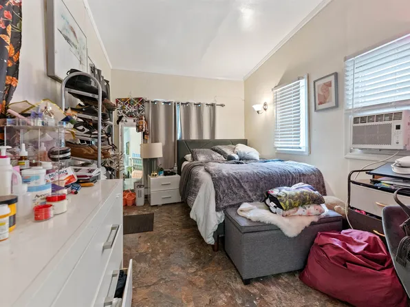 86 Clendenny Avenue image 5 of 14