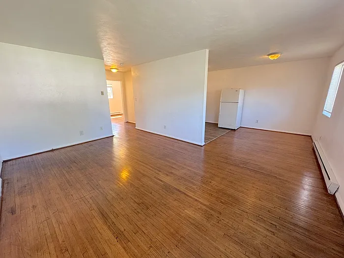 2 bed, 1.0 bath, 850 sqft, $1,050 — Photo 4