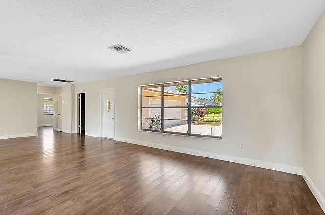 11630 Anhinga Dr — Photo 3