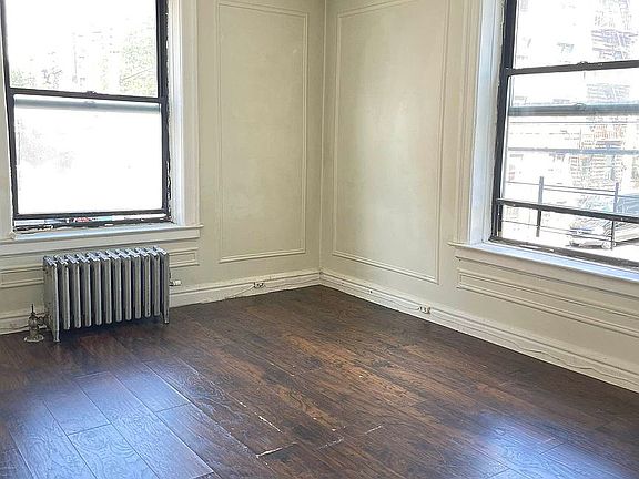 5th image of 2760 Barnes Ave #4
