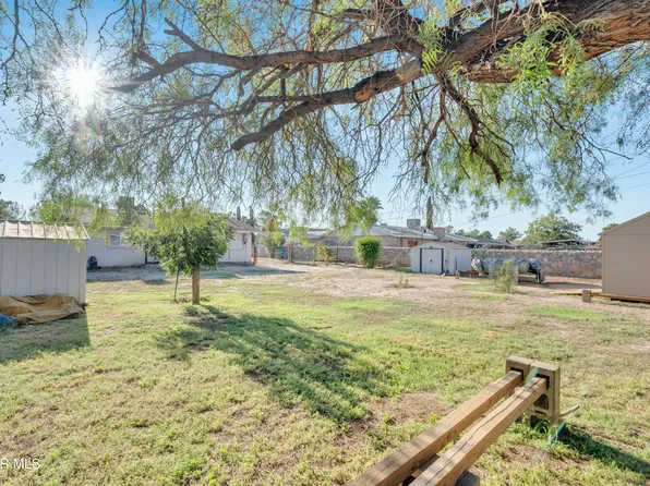 10354 Jimenez Ln, Socorro, TX 79927