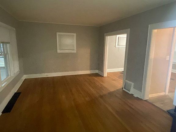 3rd image of 192 Wiman Ave