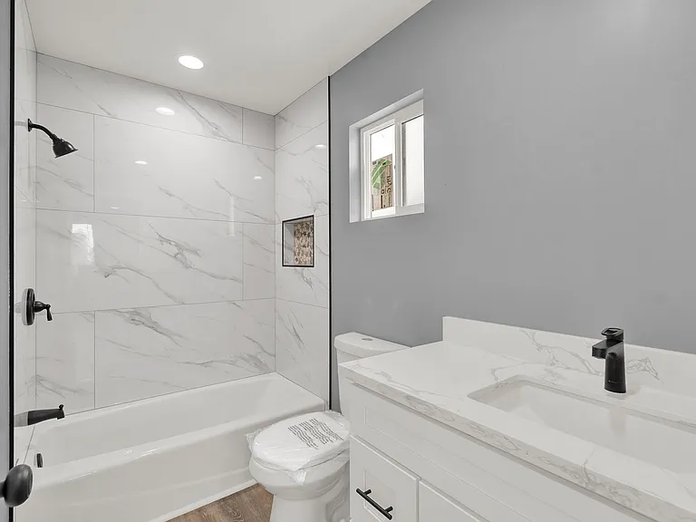 5646 Deodar St #B — Photo 7