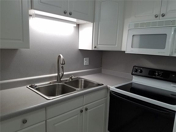 3rd image of 2800 Indian River Blvd