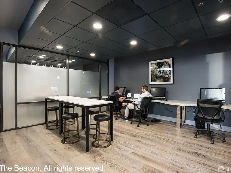 250 King St #368 — Photo 29
