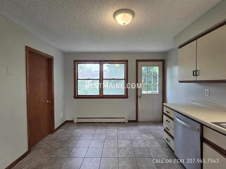 2 Hartley St #6 — Photo 6