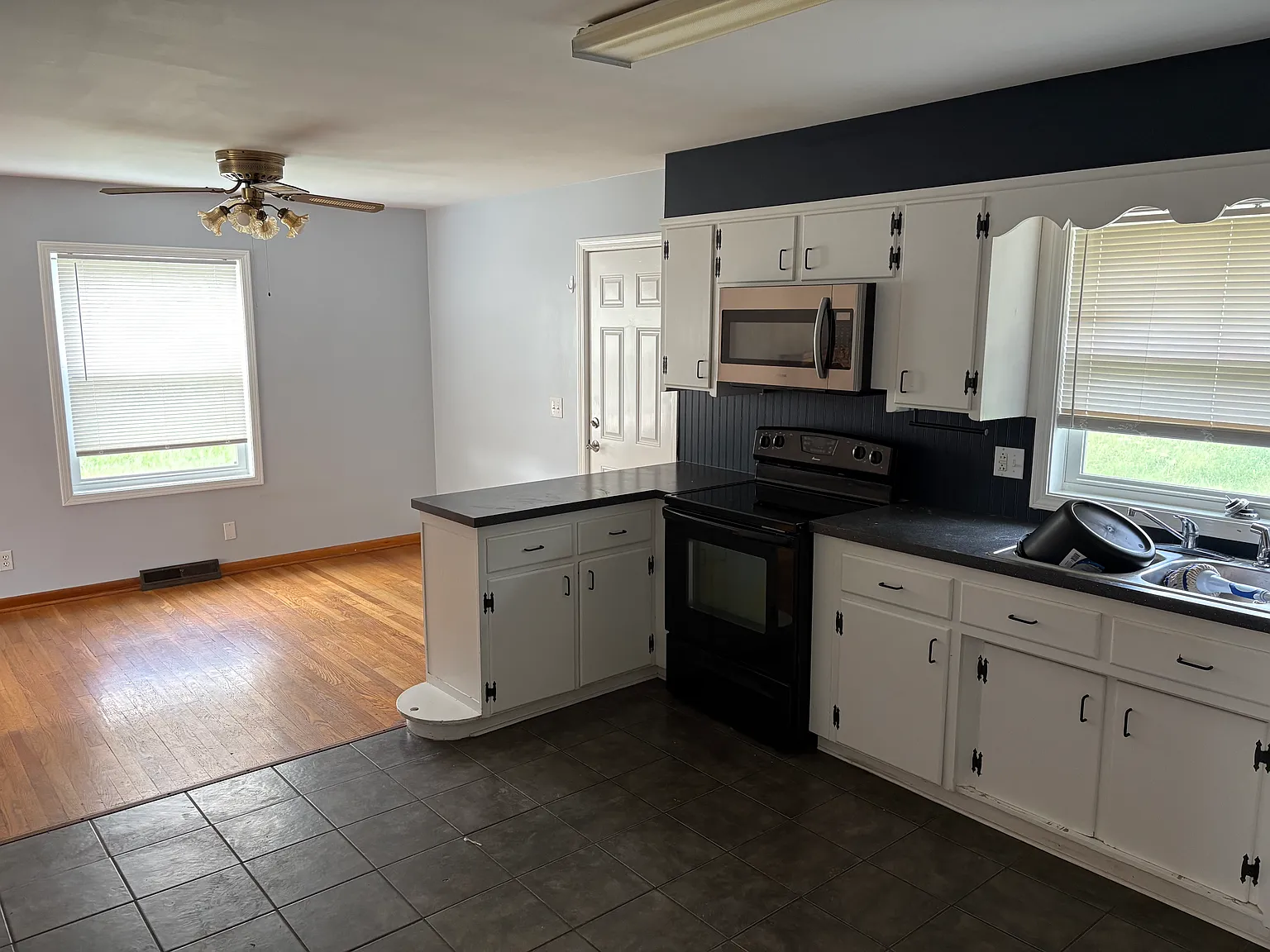 3 bed, 1252 sqft, $1,500 — Photo 2