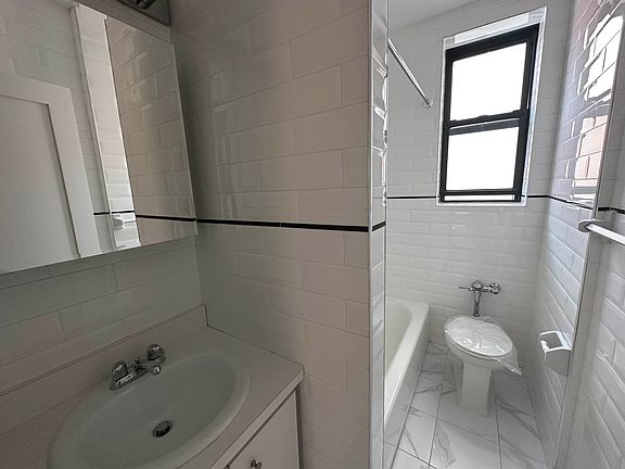 4th image of 41-42 44th St #F