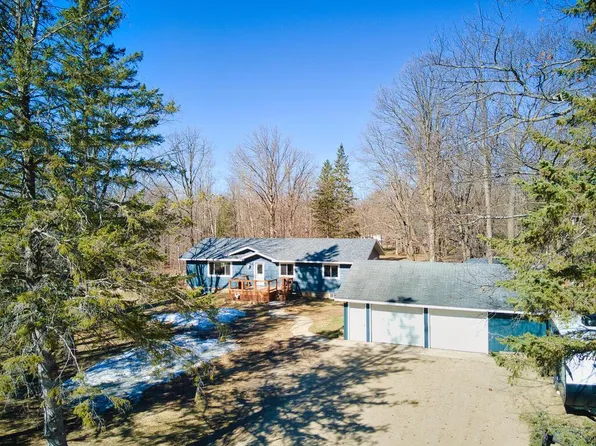 1516 Isleview Rd, Grand Rapids, MN 55744