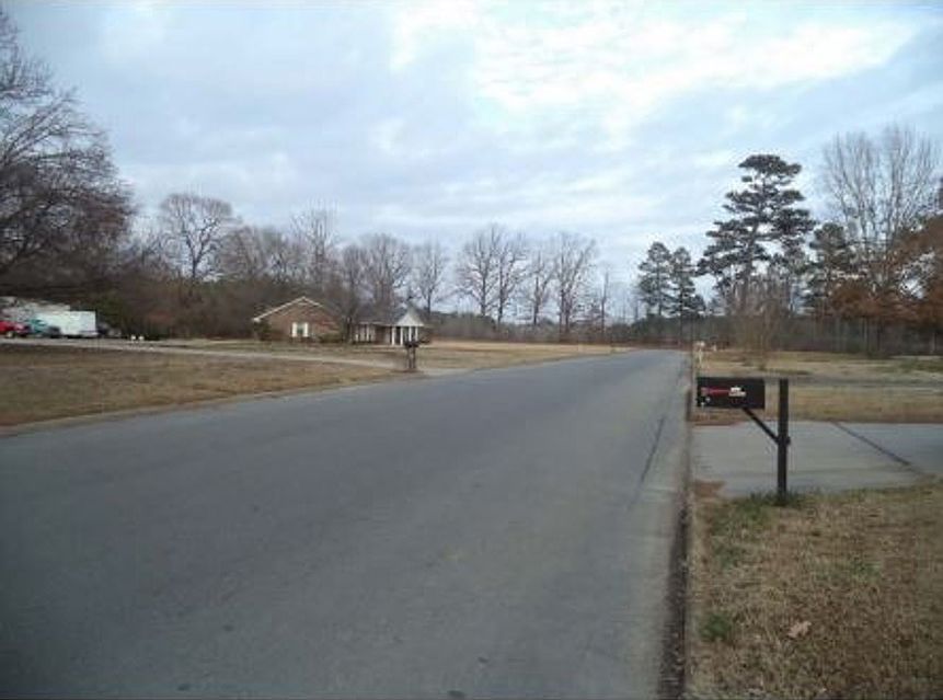 Exterior Neighborhood (street photo)