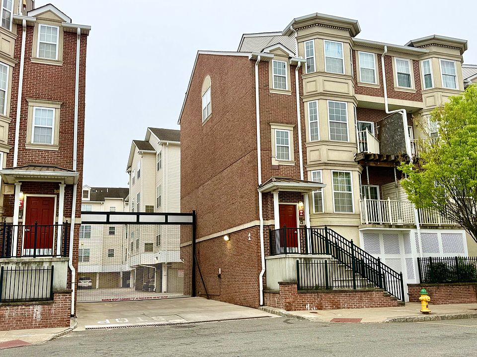 1st image of 200 Dey St Unit 201