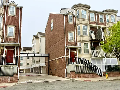 200 Dey St Photo 1