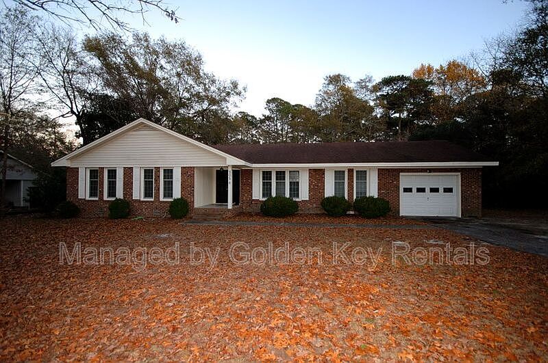 1st image of 205 Crestwood Dr