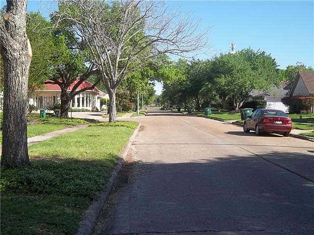 2nd image of 10827 Albury Dr