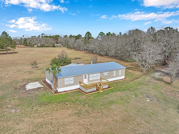 3rd image of 1599 Lovett Cir
