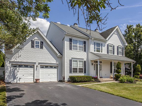 3rd image of 52 Syracuse Dr