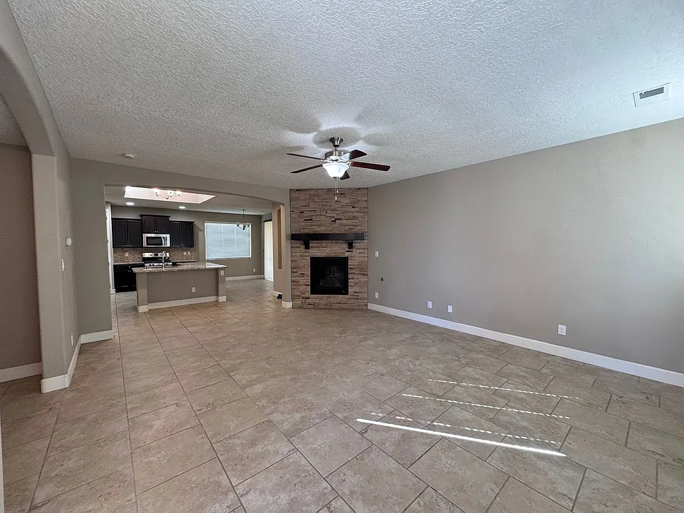 1504 Barbaro Dr SE