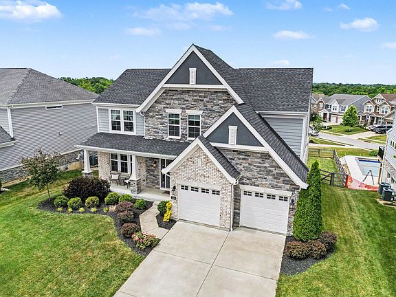 3rd image of 2489 Sierra Dr