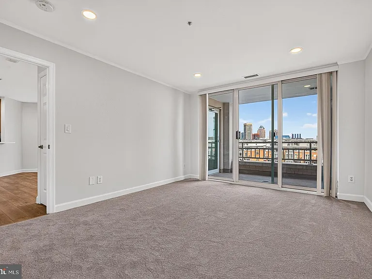 100 Harborview Dr #411 — Photo 14