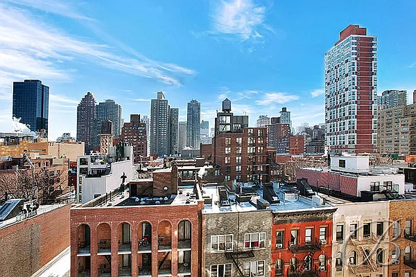 Sold by Bellmarc Realty | media 5