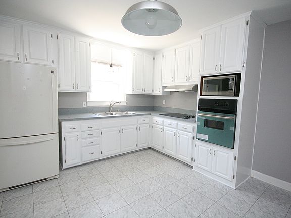 2nd image of 2629 Woodyhill Dr