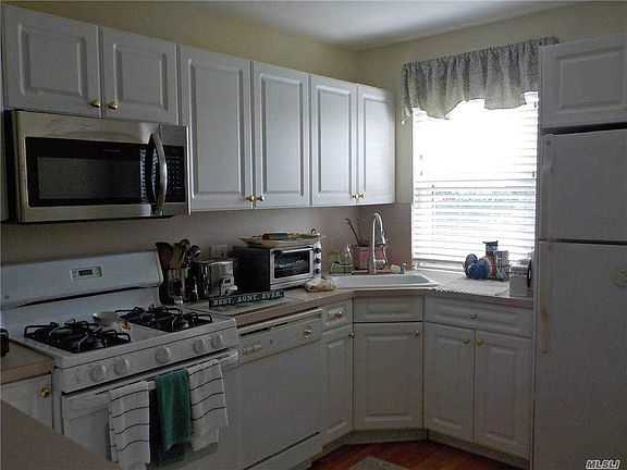 5th image of 247-48 77th Cres #D-1