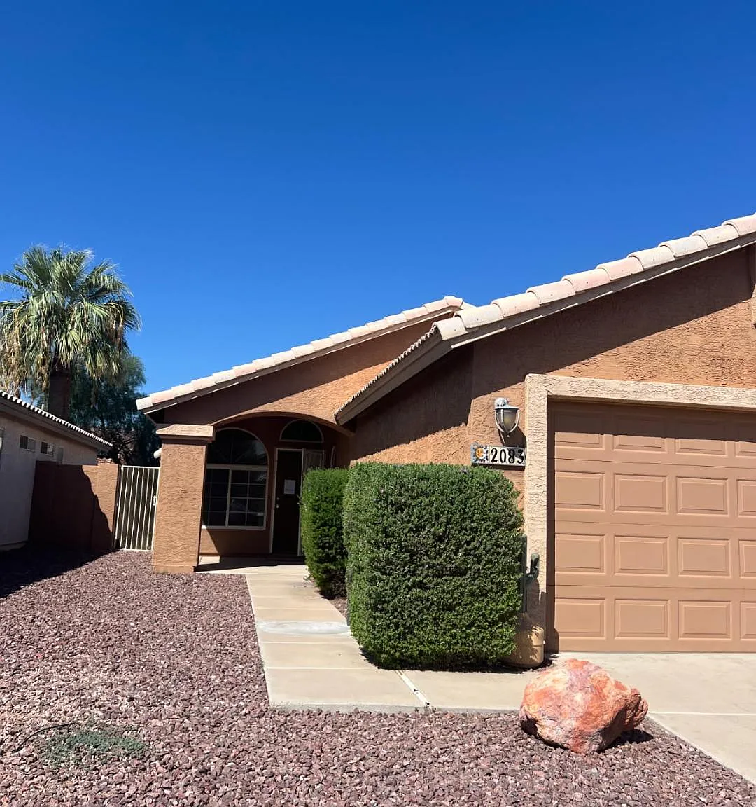 2 bed, 1100 sqft, $1,700 — Photo 1