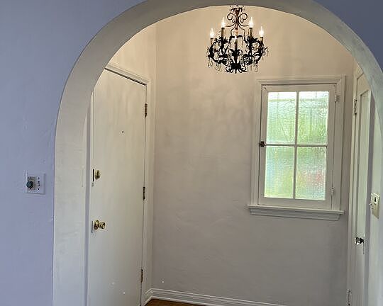 2nd image of 4238 Sutro Ave