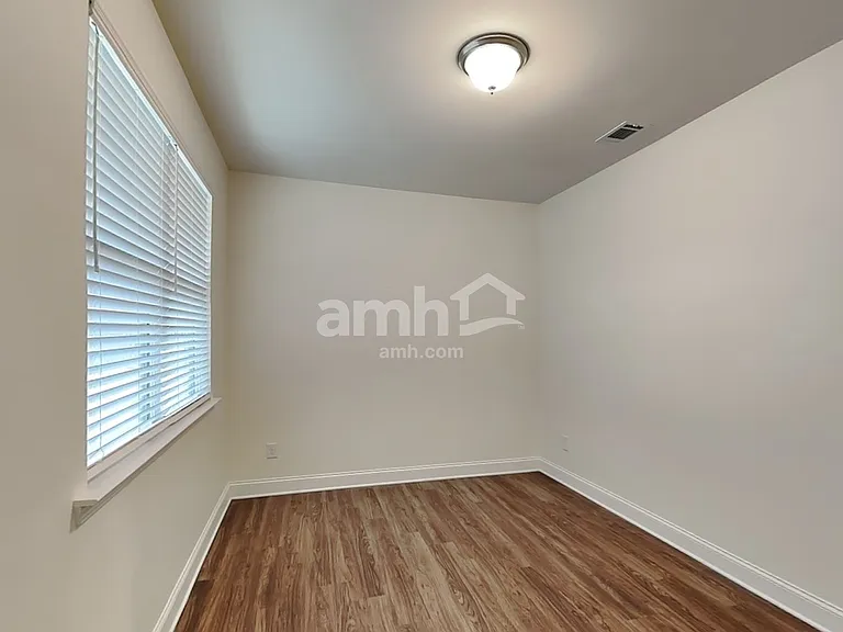 5020 Hudson Valley Dr — Photo 10