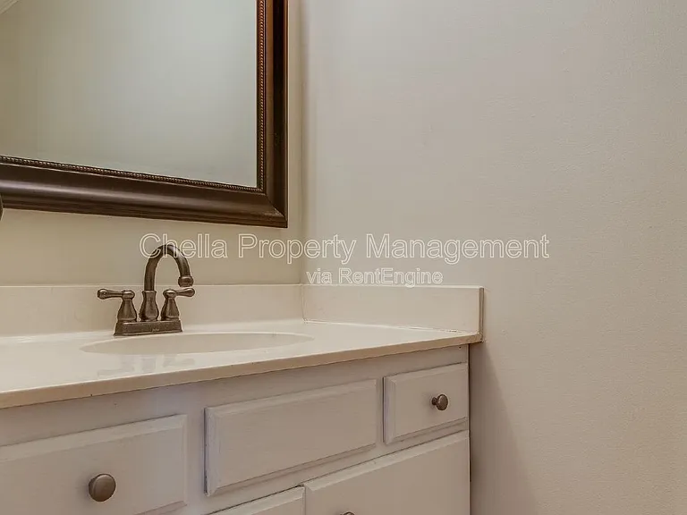 2615 Habersham Ave — Photo 15