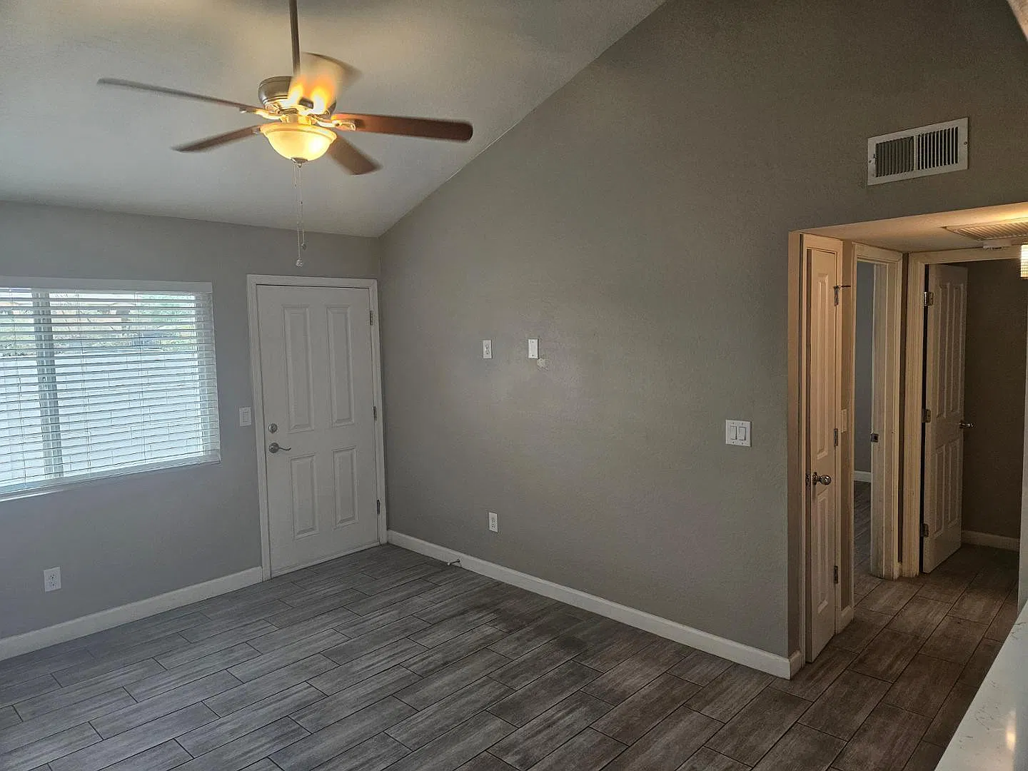 2 bed, 2.0 bath, 847 sqft, $1,349 — Photo 4