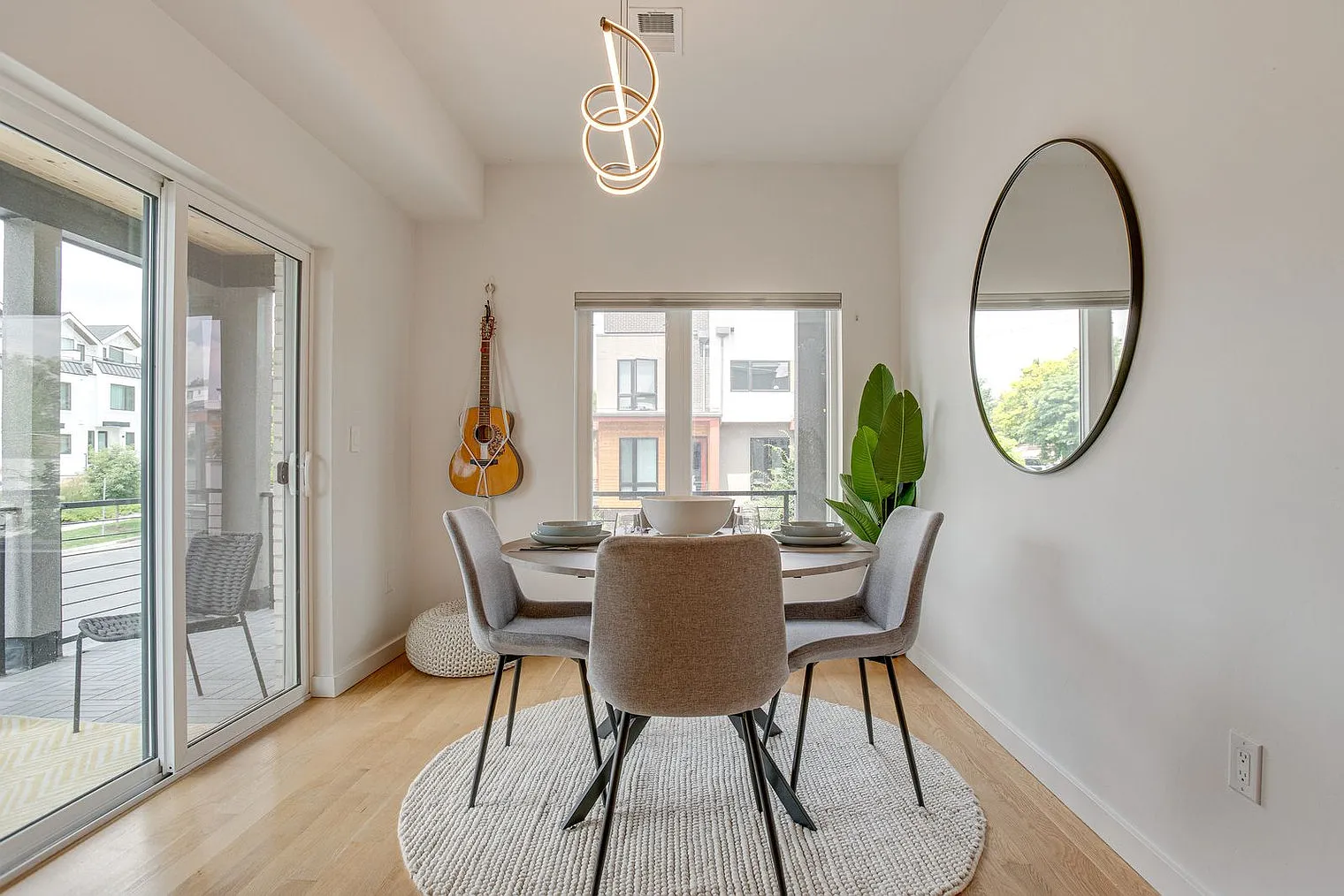 2 bed, 2.0 bath, 1399 sqft, $3,737 — Photo 3