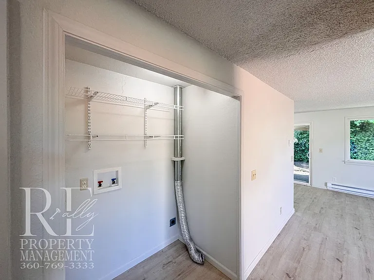 2733 Hefner Ave — Photo 9