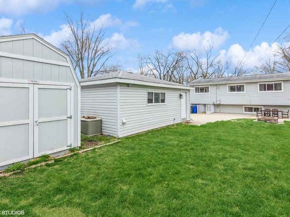 592 Lowden Ave, Glen Ellyn, IL 60137
