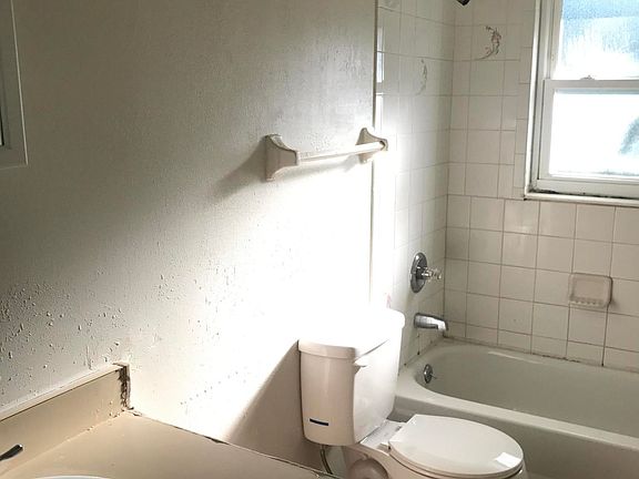 5th image of 10325 SE 53rd Ct