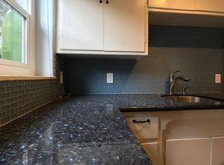 1423 Walnut St #A, Alameda, CA 94501