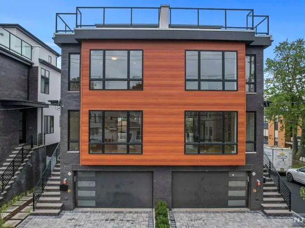 275 Myrtle Ave, Fort Lee, NJ 07024