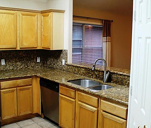 4th image of 16330 Redwicke Ln