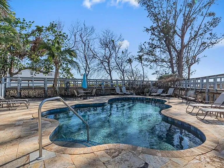 5621 Gulf Of Mexico Dr #102 — Photo 20