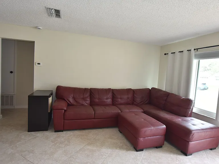 4825 Loretta Ln — Photo 3