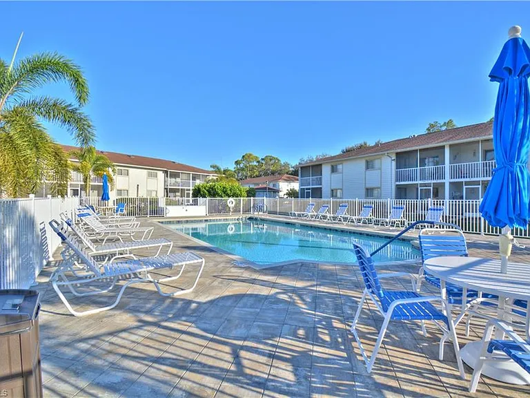 2360 Naples Trace Cir #6 — Photo 13