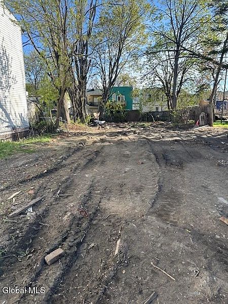 2nd image of 631 Clinton Avenue