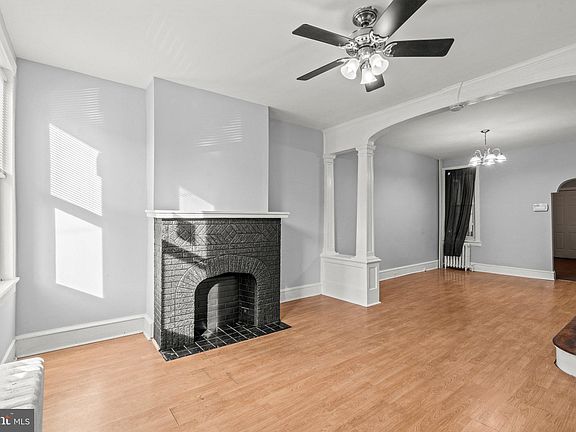 2nd image of 3553 Emerald St