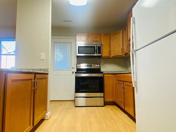 5th image of 706 Colfax St