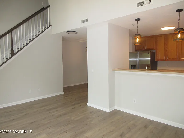 30 Oxford Ct — Photo 5