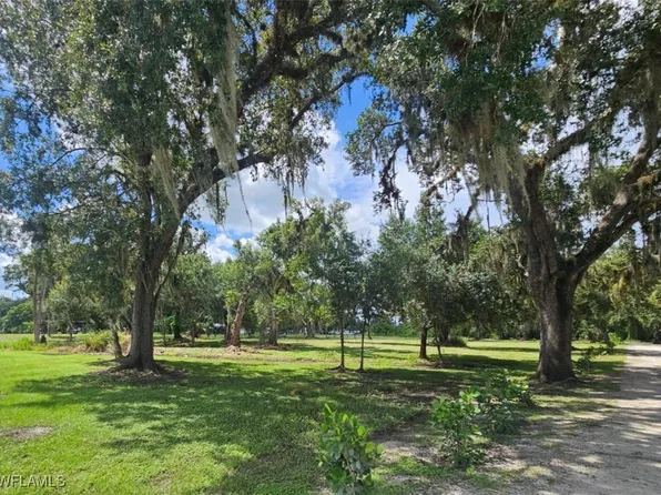 955 Chickasaw Ave, Labelle, FL 33935